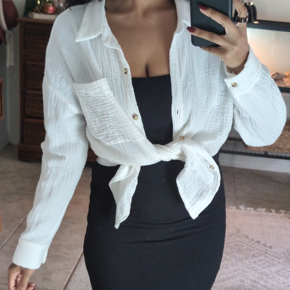 White Button-Up Top - Picture 4 of 11